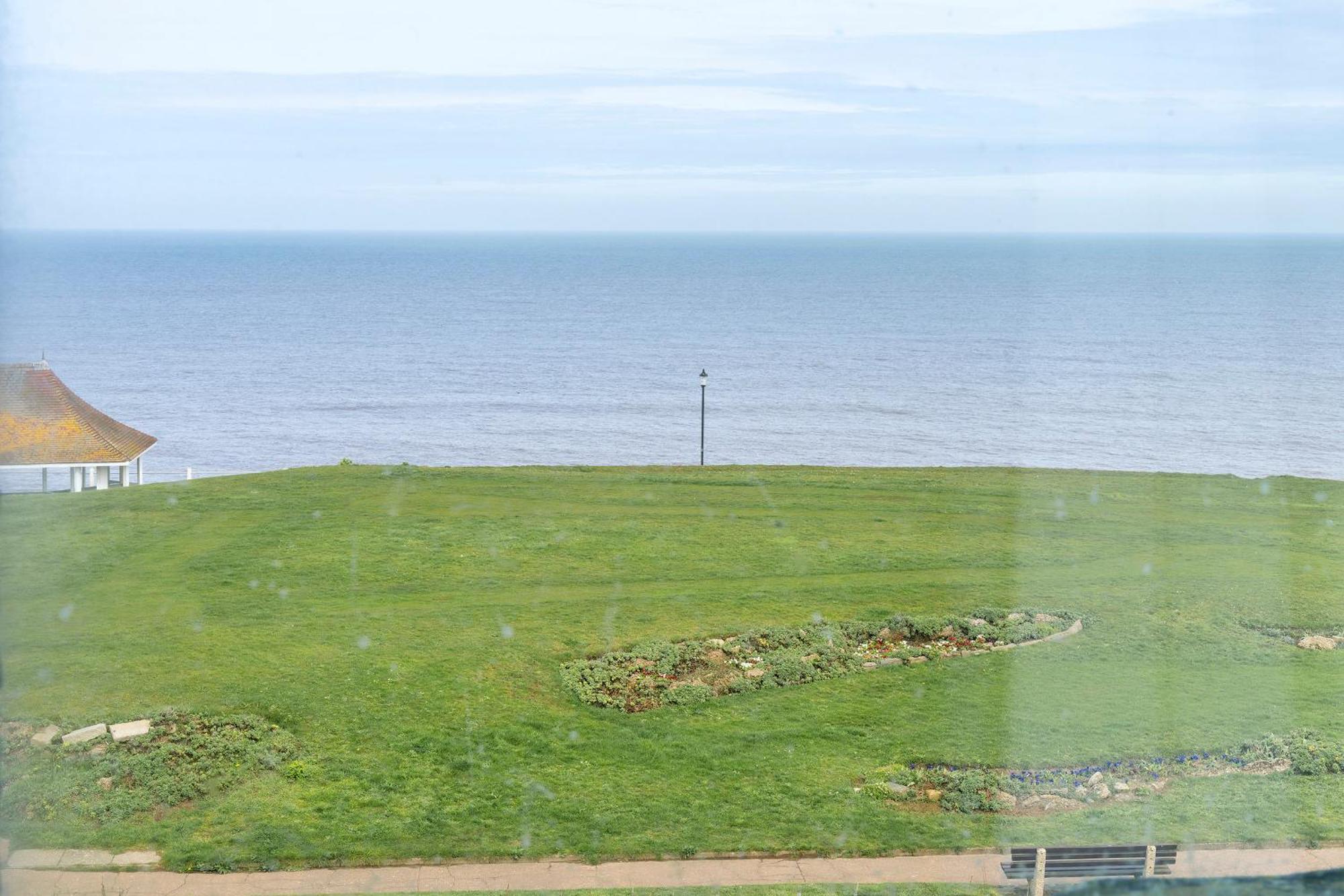 Sandcliff Guest House クロマー エクステリア 写真